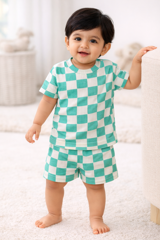 Cotton Shorts Sleeves Tshirt with Shorts Sets (Green Checks)