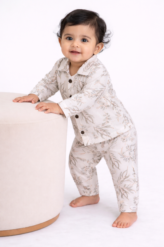 Premium Collar Full sleeves Tshirt with Pant  (White Leafs)