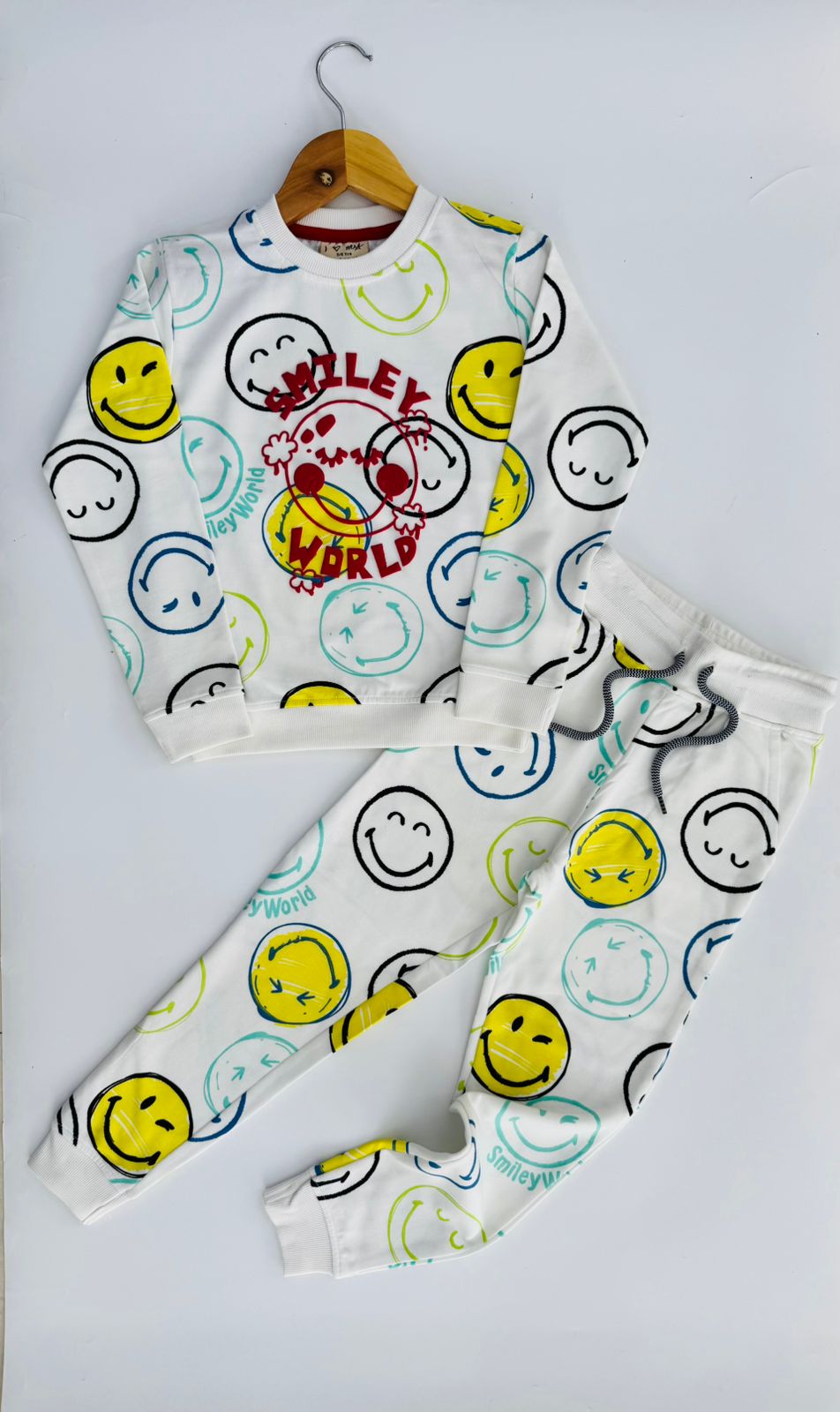Exclusive Winter Wear (Smiley World)
