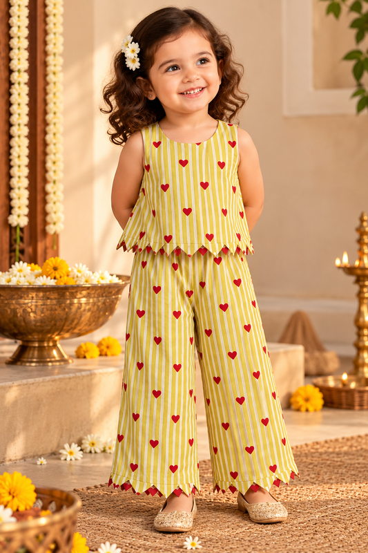 Girls Casual Cotton Printed W-Cut Top & Pant Co-ord Set(CW003) (Cute Hearts)